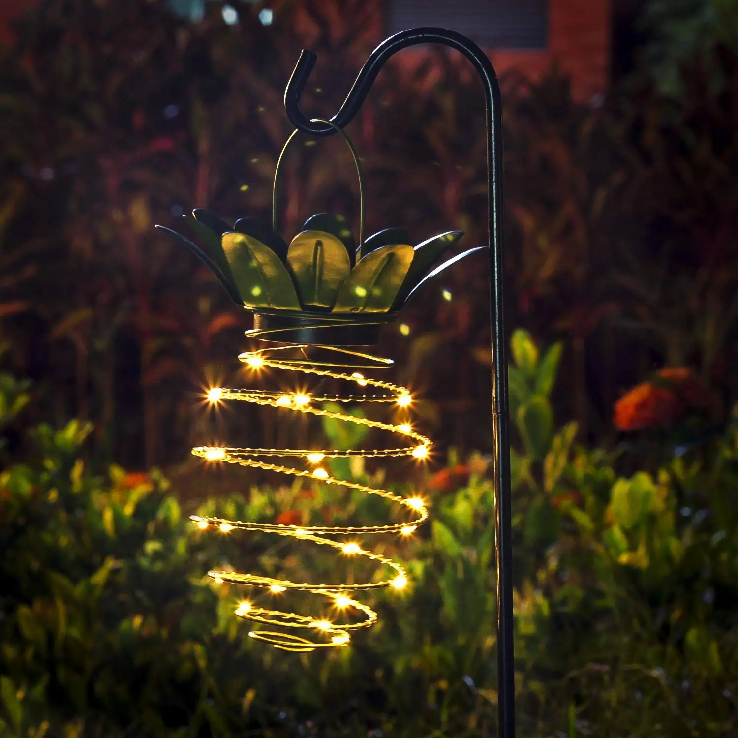 Садовый светильник на солнечной батарее в форме ананаса уличный подвесной