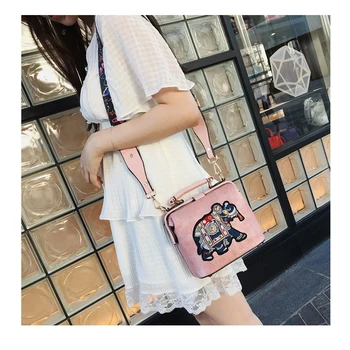 Vintage Embroidery Shoulder Bags Wide Strap Bag Elephant Leather Messenger Crossbody Bag Women Totes Woman Handbag Retro Flap
Vintage Embroidery Shoulder Bags Wide Strap Bag Elephant Leather Messenger Crossbody Bag Women Totes Woman Handbag Retro Flap