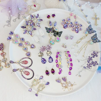 2020 Romantic Purple Crystal Long Drop Earrings Shining Rhinestone Flower Water Drop Dangle Earrings Elegant Fine Charm Jewelry
2020 Romantic Purple Crystal Long Drop Earrings Shining Rhinestone Flower Water Drop Dangle Earrings Elegant Fine Charm Jewelry