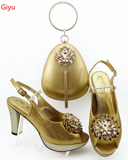 doershow new come Matching Women Shoe and Bag Set Decorated gold Nigerian Shoes and Bag Set Italy Shoes and Bag set HIA1-21 
doershow new come Matching Women Shoe and Bag Set Decorated gold Nigerian Shoes and Bag Set Italy Shoes and Bag set HIA1-21
