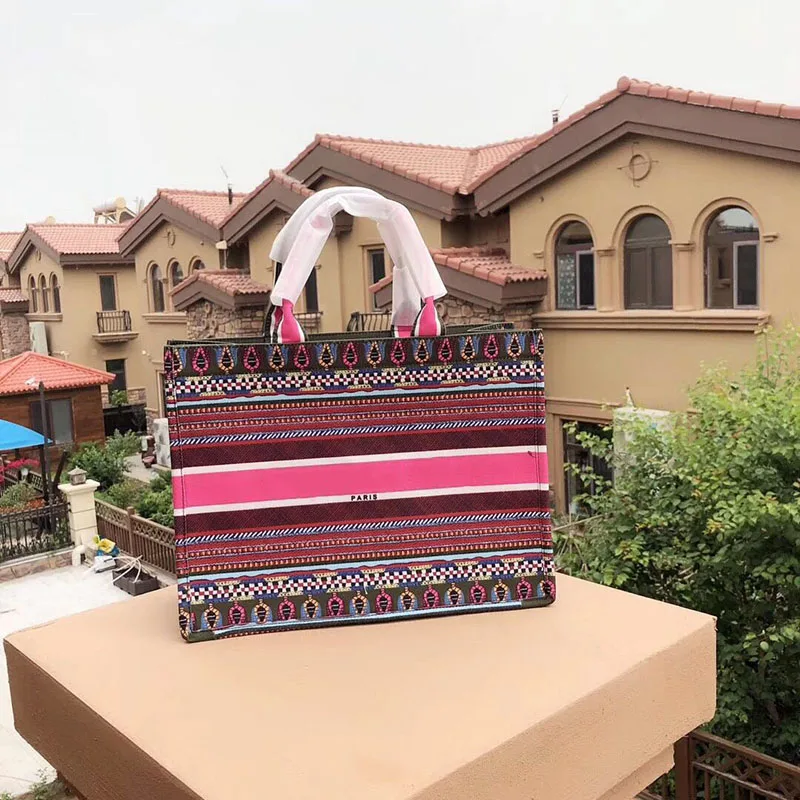 Designer koraba Brand Fashion Show Women's Famous Saddle Shoulder Luxury Brand Bag Handbag Crossbody For Women Canvas Bags Tote
Designer koraba Brand Fashion Show Women's Famous Saddle Shoulder Luxury Brand Bag Handbag Crossbody For Women Canvas Bags Tote