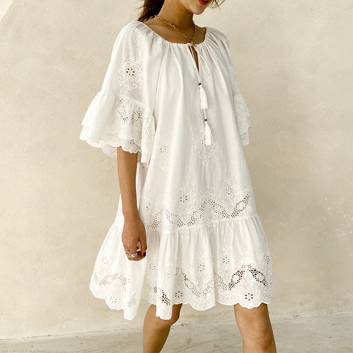 Eyelet Lace Embroidered Mini Dress 2021 Summer Casual Boho Beach Ruffles Sleeves Tassle V-Neck Loose Lace-up White Short Dresses
Eyelet Lace Embroidered Mini Dress 2021 Summer Casual Boho Beach Ruffles Sleeves Tassle V-Neck Loose Lace-up White Short Dresses