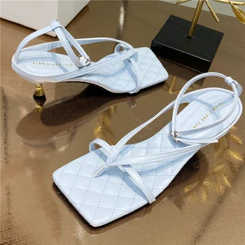 2020 Summer Women 5cm High Heels Soft Strap Blue Sandals Fetish Sandles Lady Valentine Stripper Low Heels Luxury Design Shoes
2020 Summer Women 5cm High Heels Soft Strap Blue Sandals Fetish Sandles Lady Valentine Stripper Low Heels Luxury Design Shoes