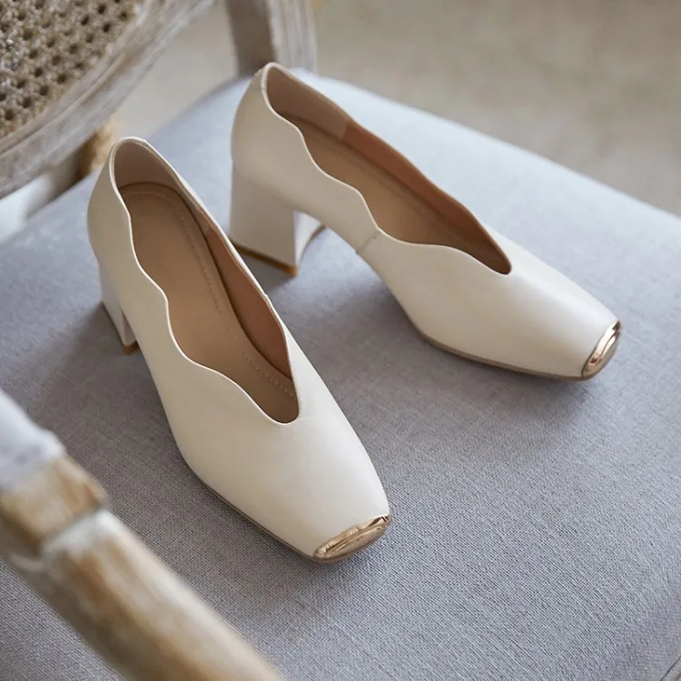 Gorgeous Flounced, inside And Pure Leather! Flounced Metal Head Chunky-Heel Semi-high Heeled Korean-style
Gorgeous Flounced, inside And Pure Leather! Flounced Metal Head Chunky-Heel Semi-high Heeled Korean-style