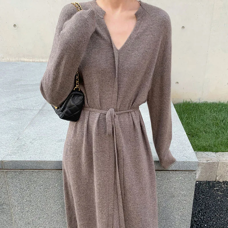 Women Knitted Midi Dress Autumn Winter Vintage Party Brief V-Neck Warm Drawstring Lace-Up Loose Female Sweater Elegant Dress
Women Knitted Midi Dress Autumn Winter Vintage Party Brief V-Neck Warm Drawstring Lace-Up Loose Female Sweater Elegant Dress