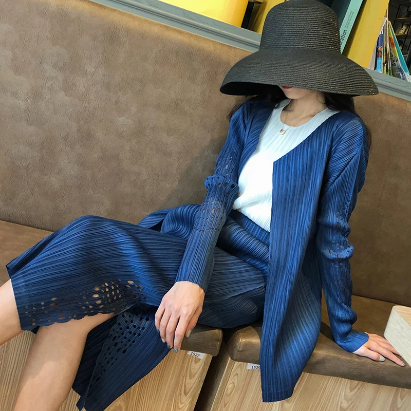 Issey Miyake Pleats Suits Solid Open Coats and Ankle-Length Skirt Two Pieces Women Set New Autumn 2019 Original Japan Style
Issey Miyake Pleats Suits Solid Open Coats and Ankle-Length Skirt Two Pieces Women Set New Autumn 2019 Original Japan Style