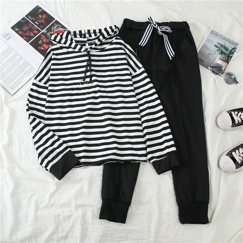 Mooirue Autumn Striped Pant Set Women Casual Hooded Pullovers High Waist Elaastic Harem Pants Vintage Streetwear Tracksuit Women
Mooirue Autumn Striped Pant Set Women Casual Hooded Pullovers High Waist Elaastic Harem Pants Vintage Streetwear Tracksuit Women