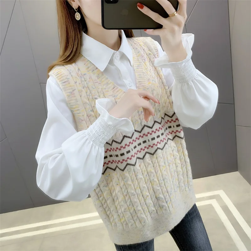 Vest knitted spring wear new women's wear V-neck loose jacquard knitted coat sweater fashion in 2021
Vest knitted spring wear new women's wear V-neck loose jacquard knitted coat sweater fashion in 2021