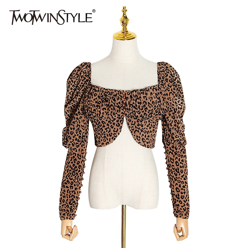Фото Женская леопардовая блузка TWOTWINSTYLE повседневная облегающая с длинным рукавом и
