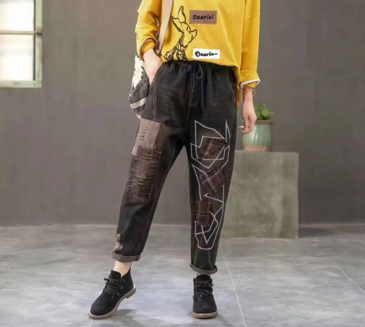 Autumn Spring Jeans Women Retro Patchwork Embroidery Ripped Washed High Elastic Waist Drawstring Female Denim Harem Pants Tide
Autumn Spring Jeans Women Retro Patchwork Embroidery Ripped Washed High Elastic Waist Drawstring Female Denim Harem Pants Tide