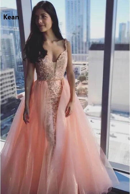 Peach Muslim Evening Dress Spaghetti Straps Applique Detachable Train Islamic Dubai Kaftan Saudi Arabic Evening Gown Prom Dress
Peach Muslim Evening Dress Spaghetti Straps Applique Detachable Train Islamic Dubai Kaftan Saudi Arabic Evening Gown Prom Dress