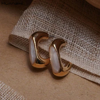 HUANZHI 2020 Korean New Design Geometric Small Resin Metal Gold Stud Earrings for Women Vintage Style Girl Party Jewelry Gift
HUANZHI 2020 Korean New Design Geometric Small Resin Metal Gold Stud Earrings for Women Vintage Style Girl Party Jewelry Gift