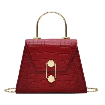 Women Bag Shoulder Messenger 2020 New Fashion Leather Bag Casual Wild Temperament Leather Zipper Simple Buckle Chain
Women Bag Shoulder Messenger 2020 New Fashion Leather Bag Casual Wild Temperament Leather Zipper Simple Buckle Chain