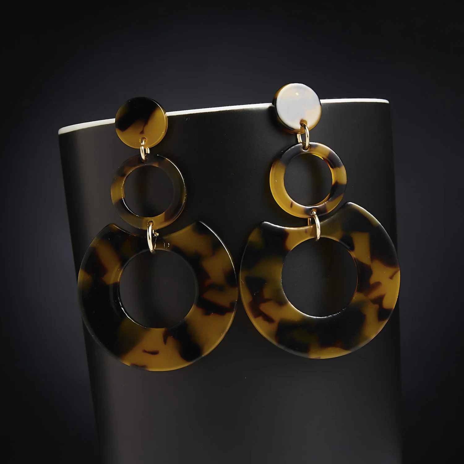 Fashion Leopard Print Multi-Color Acrylic Acetic Acid Drop Earrings for Women Girls Personality Simple Geometric Earring Brincos
Fashion Leopard Print Multi-Color Acrylic Acetic Acid Drop Earrings for Women Girls Personality Simple Geometric Earring Brincos