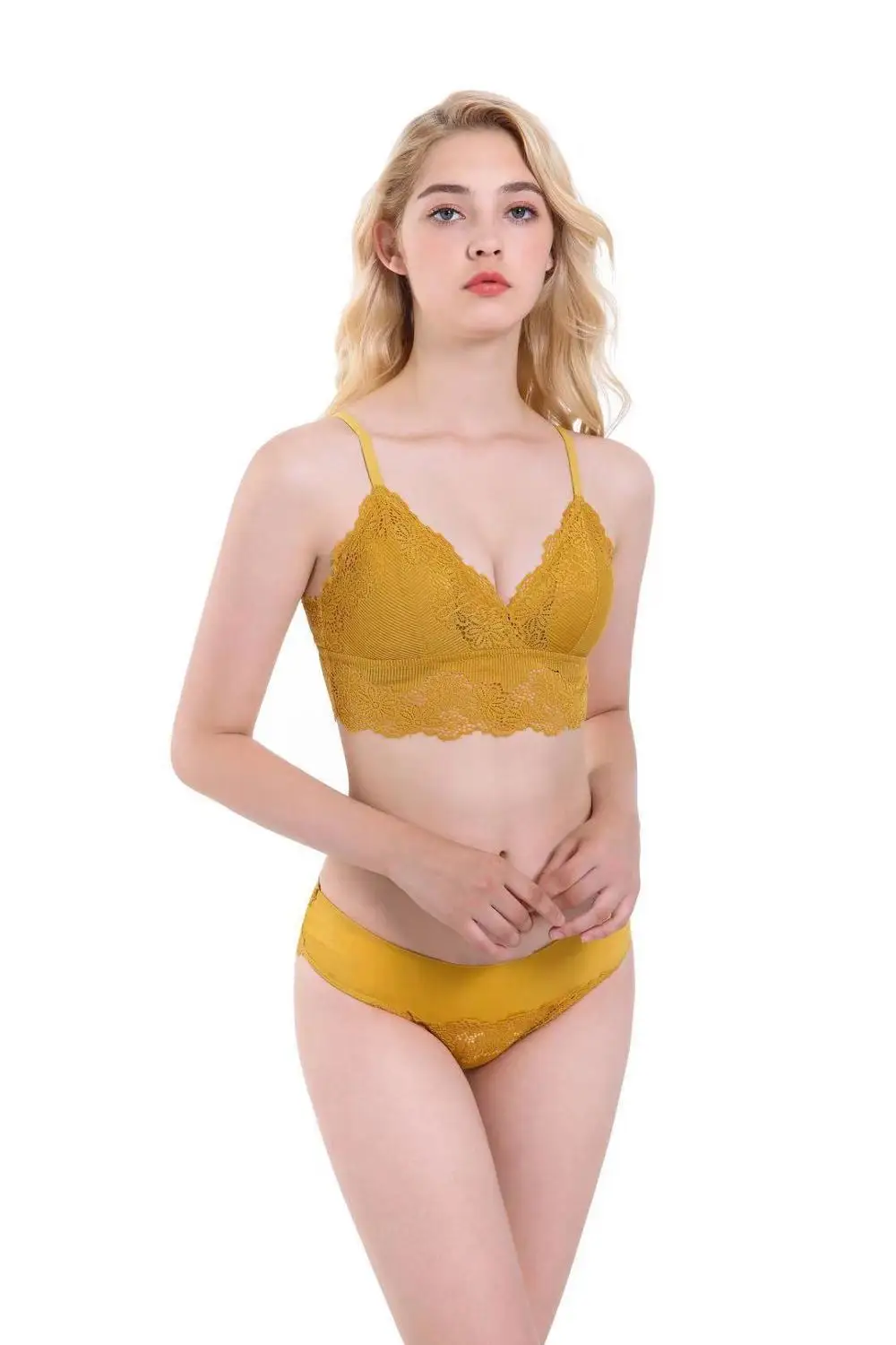 Wriufred Lace embroidered rimless cotton bra set comfortable back thin section without buckle vest underwear
Wriufred Lace embroidered rimless cotton bra set comfortable back thin section without buckle vest underwear