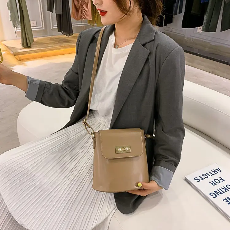 Square Sling Bag New Style Korean-style Vintage Hand Shoulder Fashion Bucket Bag Simple WOMEN'S Bag
Square Sling Bag New Style Korean-style Vintage Hand Shoulder Fashion Bucket Bag Simple WOMEN'S Bag