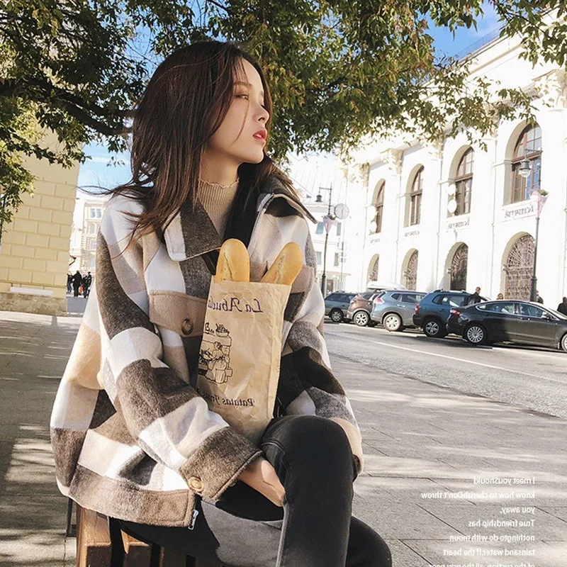 Fashion Sweet Women Winter Short Wool Blend Coat Zipper Turn-down Collar Wool Coat and Jacket Pockets Outerwear -85
Fashion Sweet Women Winter Short Wool Blend Coat Zipper Turn-down Collar Wool Coat and Jacket Pockets Outerwear -85