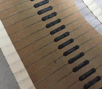 Vishay-dale 1w Have A Fever The Wound Resistance 700r 700 Ohm 700ohm 1% Electrolytic capacitor
Vishay-dale 1w Have A Fever The Wound Resistance 700r 700 Ohm 700ohm 1% Electrolytic capacitor