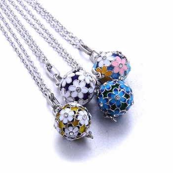 New Gold Mexico Chime Music Locket Ball Necklace Vintage Pregnancy Necklace for Aromatherapy Essential Oil Pregnant Women 
New Gold Mexico Chime Music Locket Ball Necklace Vintage Pregnancy Necklace for Aromatherapy Essential Oil Pregnant Women