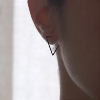 European Simple Design Gold Silver & Black Color Alloy Open Triangle Stud Earrings Geometric Earring for Men and Women Jewelry
European Simple Design Gold Silver & Black Color Alloy Open Triangle Stud Earrings Geometric Earring for Men and Women Jewelry