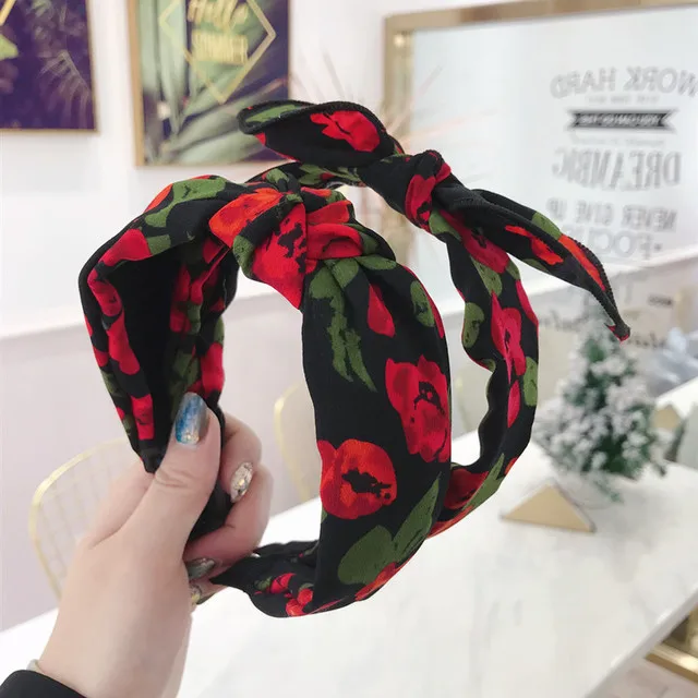 2019 Fashion Women Rose Flower Print Hairband Top Knot Turban Headband Hair Hoop Wide Patchwork Hair Bands Hair Accessories
2019 Fashion Women Rose Flower Print Hairband Top Knot Turban Headband Hair Hoop Wide Patchwork Hair Bands Hair Accessories