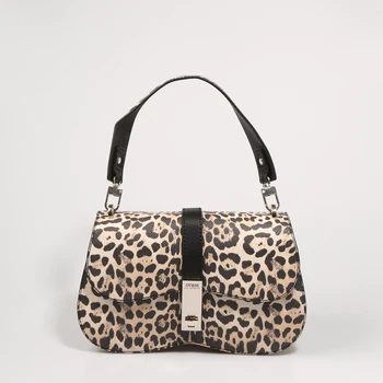 GUESS BAGS BAG ASHER SHOLU LEOPARD HWLG74 77180 Brown Canvas-Brown HANDBAG 71996
GUESS BAGS BAG ASHER SHOLU LEOPARD HWLG74 77180 Brown Canvas-Brown HANDBAG 71996