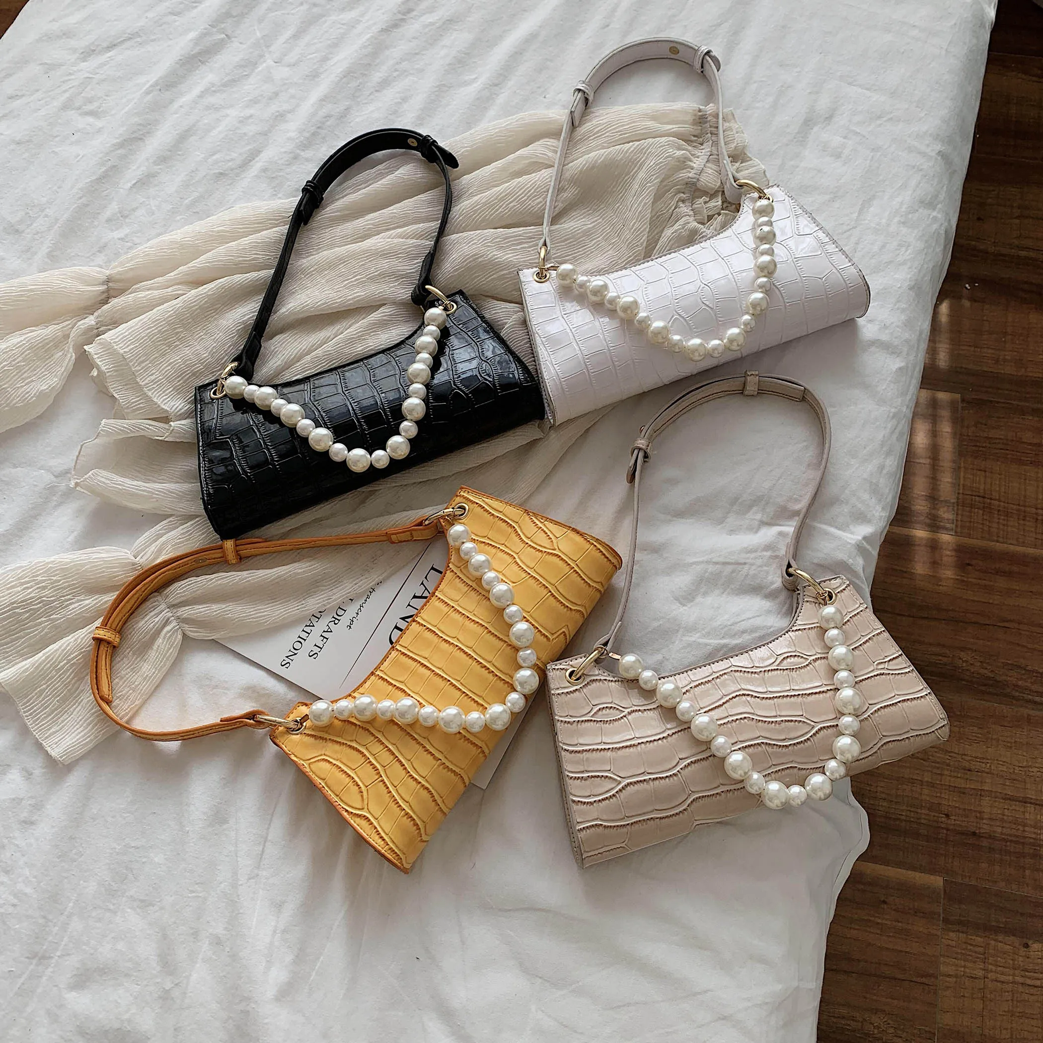 New Design Pearl Chain Ladies Armpit Shoulder Bags Stone Pattern High Quality PU Leather Women Small Underarmr Bag Vintage Purse
New Design Pearl Chain Ladies Armpit Shoulder Bags Stone Pattern High Quality PU Leather Women Small Underarmr Bag Vintage Purse