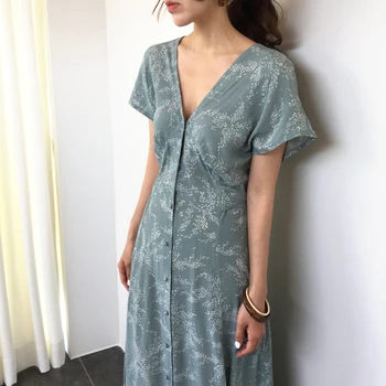 YAMDI midi dress women elegant 2020 new dresses a-line party short sleeve summer vintage woman korean single-breasted print chic
YAMDI midi dress women elegant 2020 new dresses a-line party short sleeve summer vintage woman korean single-breasted print chic