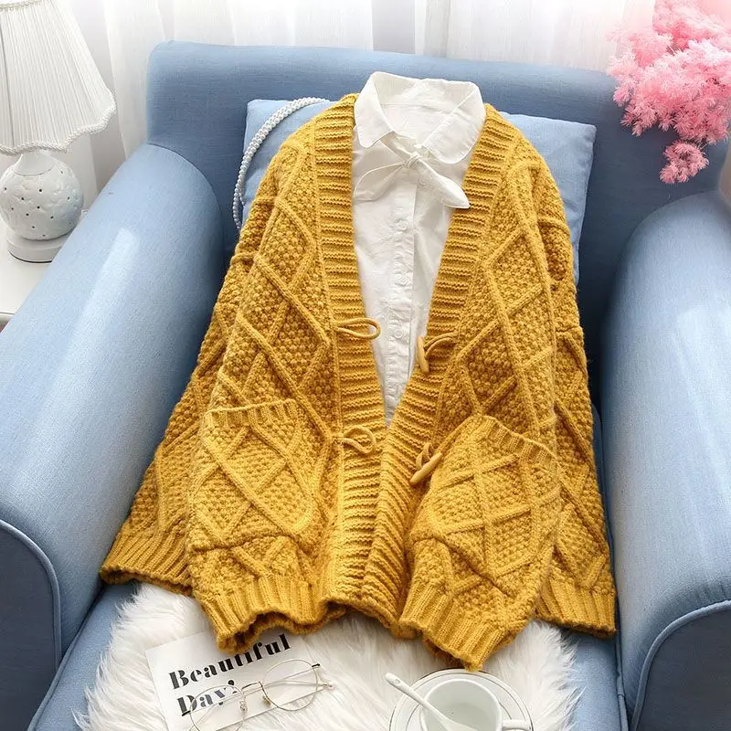 Sweater coat women's autumn and winter 2020 new Korean loose fashion medium length knitted cardigan thickened
Sweater coat women's autumn and winter 2020 new Korean loose fashion medium length knitted cardigan thickened