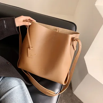 Winter big bag women 2020 new oblique satchel large capacity women bag autumn and winter simple atmosphere single shoulder bag
Winter big bag women 2020 new oblique satchel large capacity women bag autumn and winter simple atmosphere single shoulder bag
