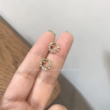 Korea Simple wreath Zircon earring Cute charm statement stud earrings women bar 2020 fashion punk girl jewelry 
Korea Simple wreath Zircon earring Cute charm statement stud earrings women bar 2020 fashion punk girl jewelry