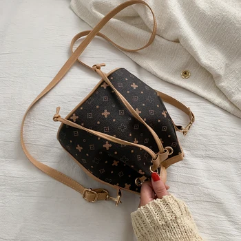 Bag 2020 new retro-style bucket bag goes with all kinds of high-end foreign style bags
Bag 2020 new retro-style bucket bag goes with all kinds of high-end foreign style bags