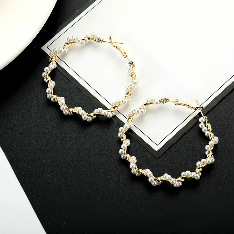 Cold Wind 2019 Korean Fashion New Earrings Fairy Temperament Wild Pearl Ladies Circle Exaggerated Big Circle Earrings Wholesale
Cold Wind 2019 Korean Fashion New Earrings Fairy Temperament Wild Pearl Ladies Circle Exaggerated Big Circle Earrings Wholesale