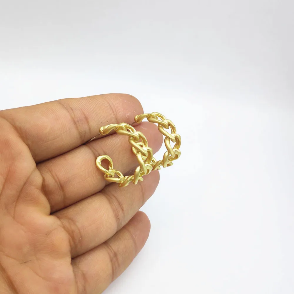 Punk Hip-Hop Style Gothic Chain Earrings Women Fashion Round Chain Geometric Earrings Golden Chain Big Earrings for Women
Punk Hip-Hop Style Gothic Chain Earrings Women Fashion Round Chain Geometric Earrings Golden Chain Big Earrings for Women