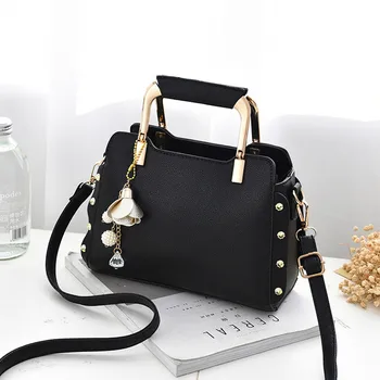 2020 Brand New Women Fashion Ornaments Totes Solid Metal Handle Handbag Hotsale Ladies Purse Messenger Crossbody Shoulder Bags
2020 Brand New Women Fashion Ornaments Totes Solid Metal Handle Handbag Hotsale Ladies Purse Messenger Crossbody Shoulder Bags