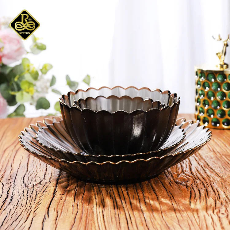 Nordic Phnom Penh chrysanthemum plate lace crystal glass plate lovely fruit plate creative home dessert plate Western tableware
Nordic Phnom Penh chrysanthemum plate lace crystal glass plate lovely fruit plate creative home dessert plate Western tableware