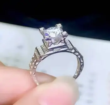 MeiBaPJ 1 Carat VVS1 Moissanite Diamond Classic Ring for Women 925 Sterling Silver Fine Wedding Jewelry
MeiBaPJ 1 Carat VVS1 Moissanite Diamond Classic Ring for Women 925 Sterling Silver Fine Wedding Jewelry