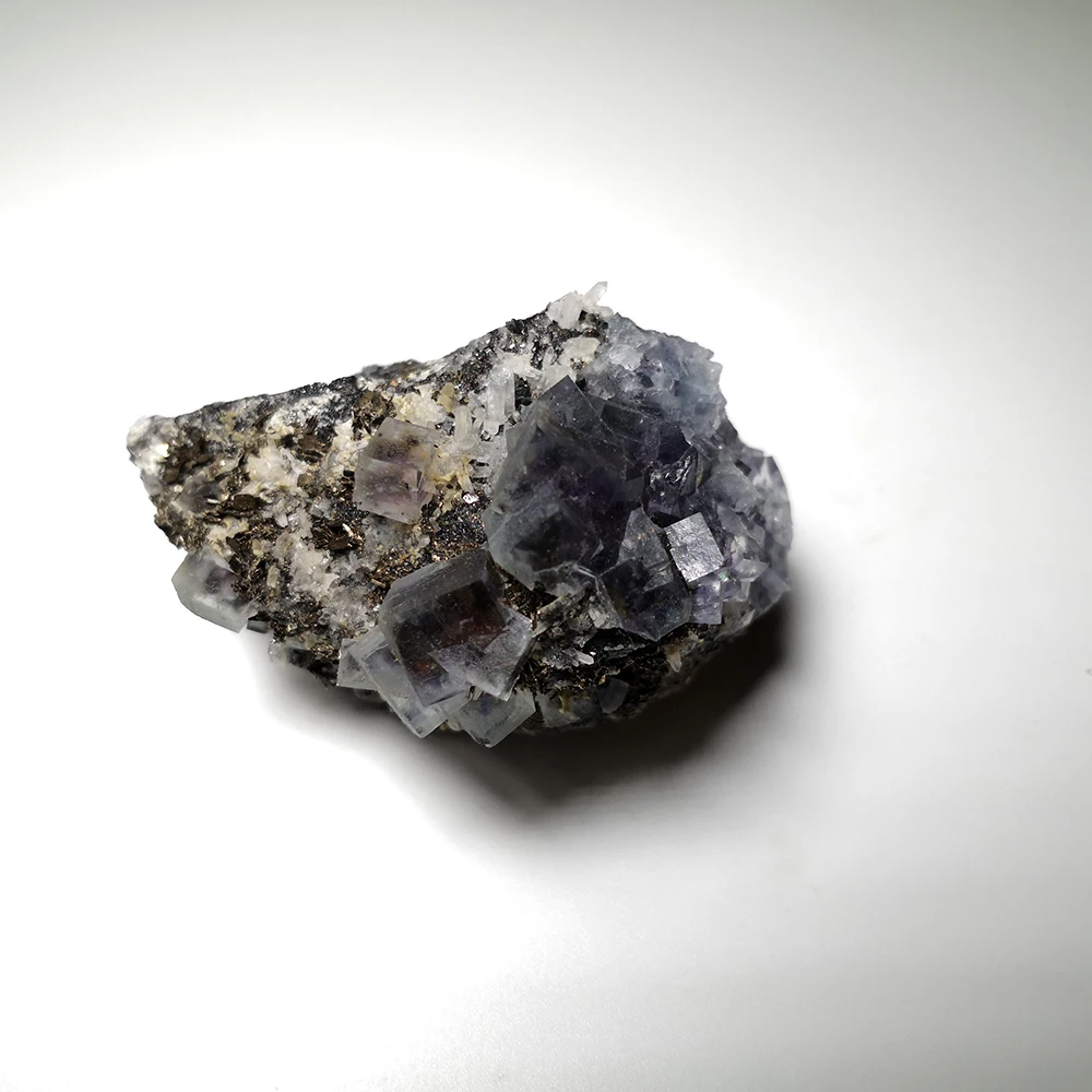 187g NATURAL Stones and Minerals blue Fluorite quartz crystal RARE ORE UNIQUE SPECIMENS yunnan CHINA F1
187g NATURAL Stones and Minerals blue Fluorite quartz crystal RARE ORE UNIQUE SPECIMENS yunnan CHINA F1