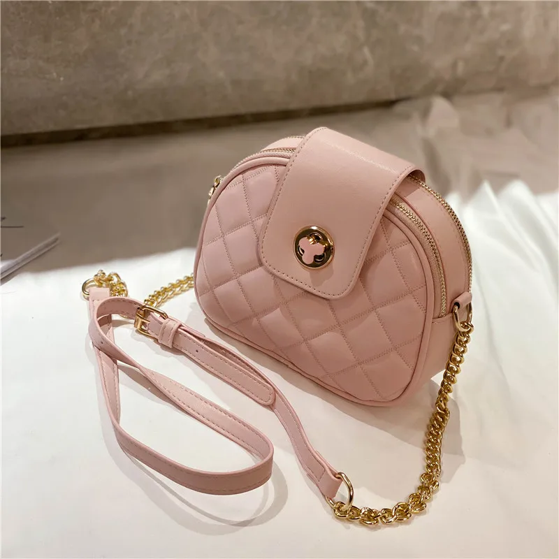 Luxury Bag Fashion embroidered thread solid PU leather chain soft shoulder bag designer 2020 new bag letter making bag
Luxury Bag Fashion embroidered thread solid PU leather chain soft shoulder bag designer 2020 new bag letter making bag