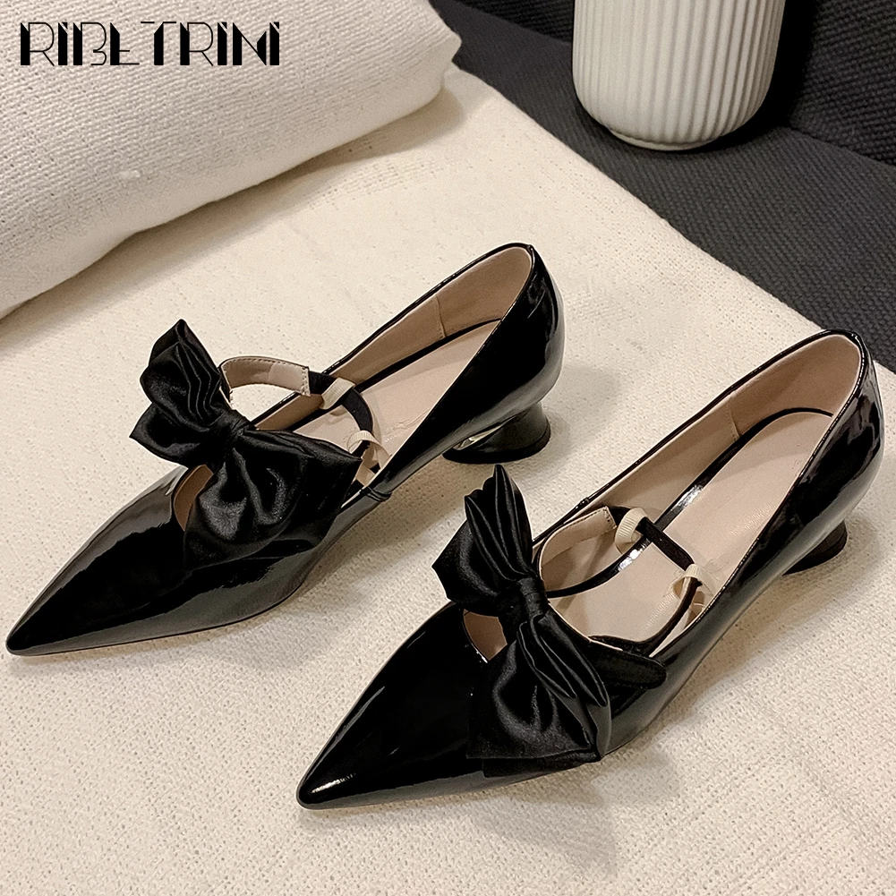 RIBETRINI Elegant Shallow Pointed Toe Date Footwear Sweet butterfly-knot Decorating Pumps Women Casual Med Heels Pumps 
RIBETRINI Elegant Shallow Pointed Toe Date Footwear Sweet butterfly-knot Decorating Pumps Women Casual Med Heels Pumps