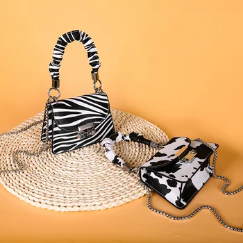 Pleated Handle Chain Small Shoulder Bags Fashion Animal Pattern PU Women Handbag Popular Simple Female Daily Bag
Pleated Handle Chain Small Shoulder Bags Fashion Animal Pattern PU Women Handbag Popular Simple Female Daily Bag