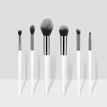 6Pcs Crystal Style Makeup Brush Set Foundation Powder Blush Brush Blending Concealer Contour Face Beauty Make Up Tool
6Pcs Crystal Style Makeup Brush Set Foundation Powder Blush Brush Blending Concealer Contour Face Beauty Make Up Tool