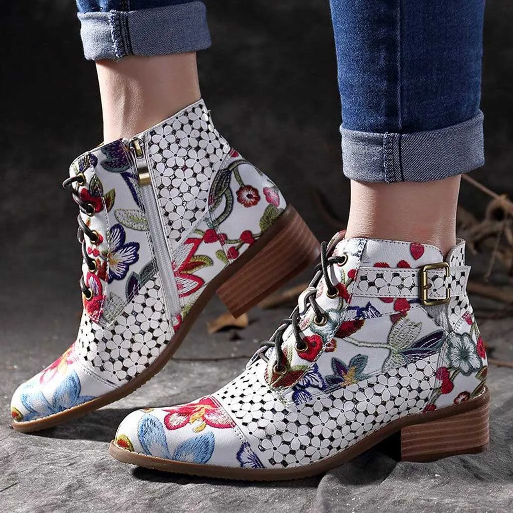 Fashion Women's Boots Ink Painting Flower Pattern Cow Leather Splicing Lace-Up Stitching Ankle Plus Size winter Ladies Shoes
Fashion Women's Boots Ink Painting Flower Pattern Cow Leather Splicing Lace-Up Stitching Ankle Plus Size winter Ladies Shoes