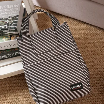 New Simple Lunch Bag Stripe Waterproof Student Lunch Box Office School Tote Bags Picnic Cooler Bags Men Women Storage Food Bag
New Simple Lunch Bag Stripe Waterproof Student Lunch Box Office School Tote Bags Picnic Cooler Bags Men Women Storage Food Bag