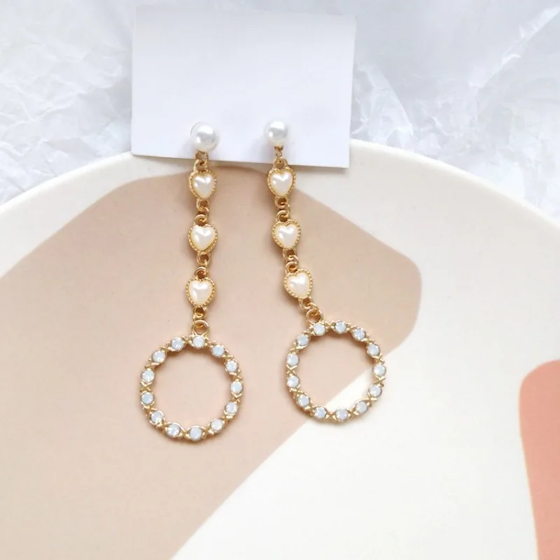 Simple Temperament Imitation Pearl Love Long Earrings Fashion Personality Round Rhinestones Jewelry Girl Women's Accessories
Simple Temperament Imitation Pearl Love Long Earrings Fashion Personality Round Rhinestones Jewelry Girl Women's Accessories