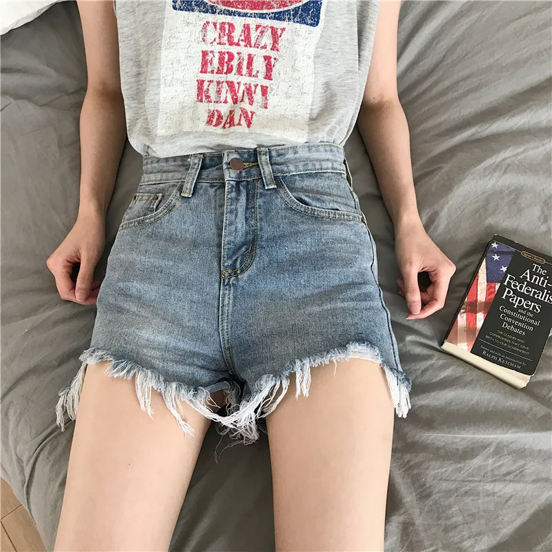 2019 Streetwear Summer Ripped Jeans Shorts Women High Waist pockets Ladies blue denim Shorts Plus Size Loose Shorts Femme
2019 Streetwear Summer Ripped Jeans Shorts Women High Waist pockets Ladies blue denim Shorts Plus Size Loose Shorts Femme