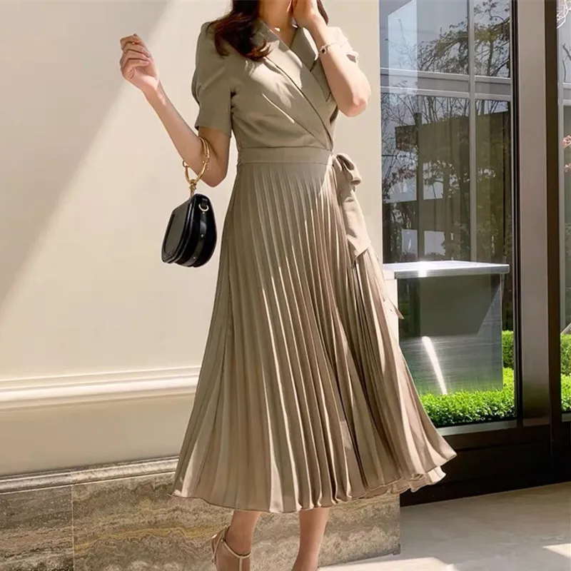 Runway New 2020 Summer Women Fashion Dress Bow Lace up Short Sleeve Dress Big Swing High Waist Pleated Midi Dress Vestidos
Runway New 2020 Summer Women Fashion Dress Bow Lace up Short Sleeve Dress Big Swing High Waist Pleated Midi Dress Vestidos