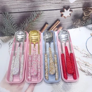 Creative Rhinestones Chopsticks Spoon Set 304 Stainless Steel Eco Friendly Gold Cutlery Set Luxury Dinnerware Set Tableware
Creative Rhinestones Chopsticks Spoon Set 304 Stainless Steel Eco Friendly Gold Cutlery Set Luxury Dinnerware Set Tableware