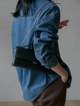 2020 Autumn navy blue retro fashion loose denim shirt jacket 
2020 Autumn navy blue retro fashion loose denim shirt jacket