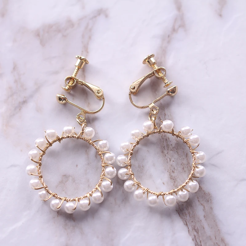 Femininity Simple Fashion Earrings Handmade Woven Pearl Earrings Earless Ear Clips
Femininity Simple Fashion Earrings Handmade Woven Pearl Earrings Earless Ear Clips